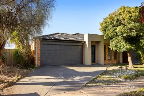 Property photo of 38 Fantail Crescent Williams Landing VIC 3027
