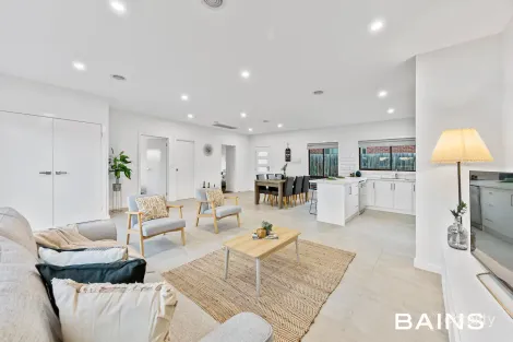 Property photo of 3/96 Whitelaw Street Reservoir VIC 3073