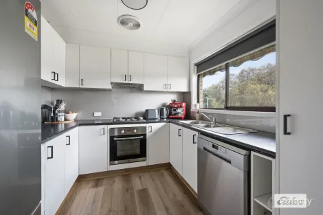 Property photo of 4 Elsa Court Wodonga VIC 3690