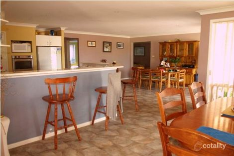Property photo of 10 Eva Place Glenfield NSW 2167