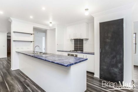 Property photo of 13 Lindrum Outlook Tarneit VIC 3029