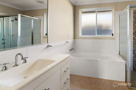 Property photo of 7 Regatta Way Summerland Point NSW 2259