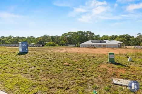 Property photo of 4 Kinlyside Close Young NSW 2594