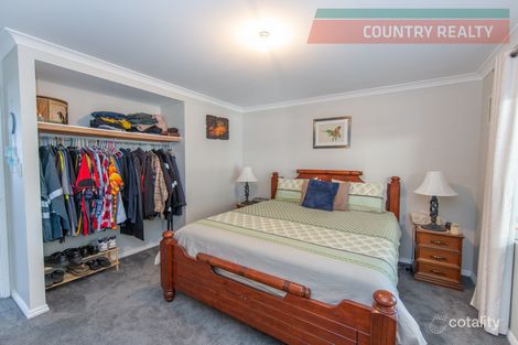 11 Weedon Ent, Nunile, WA 6566