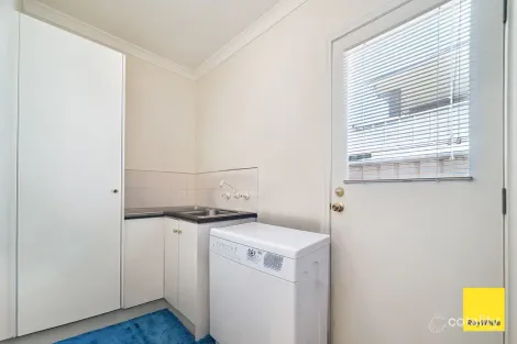 Property photo of 2/19 Holmes Road Long Gully VIC 3550