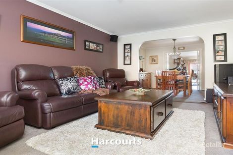 Property photo of 16 Crystal Brook Court Narre Warren South VIC 3805