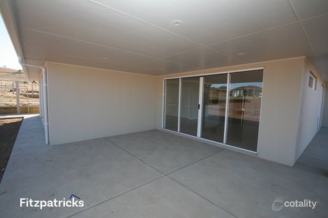 Property photo of 7 Hollows Crescent Lloyd NSW 2650