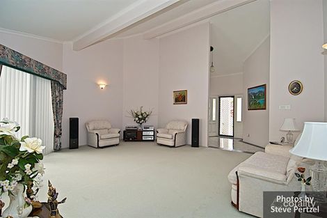 Property photo of 27 Fitzalan Circuit Arundel QLD 4214