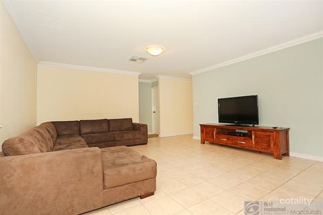 Property photo of 5 Riceflower Boulevard Halls Head WA 6210