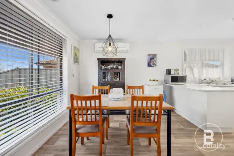 Property photo of 156 Learmonth Road Wendouree VIC 3355