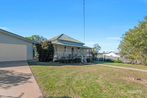 211 PRATTEN ST, WARWICK, QLD 4370