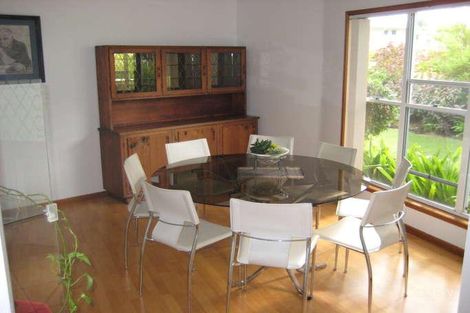 Property photo of 2 Downing Street Ooralea QLD 4740