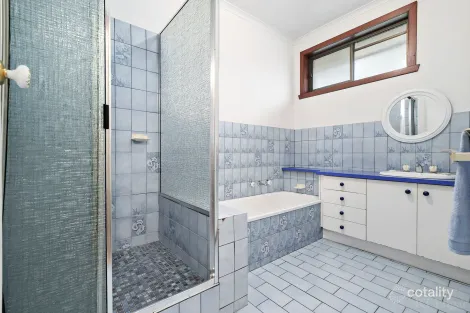 Property photo of 21 Narallah Grove Box Hill North VIC 3129