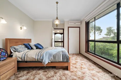 Property photo of 21 Narallah Grove Box Hill North VIC 3129