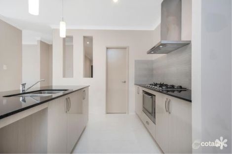 Property photo of 8 Flindell Way Piara Waters WA 6112