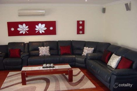 Property photo of 2 Grenaside Court Robina QLD 4226