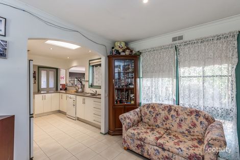 4 Lavarack St, Melton South, VIC 3338