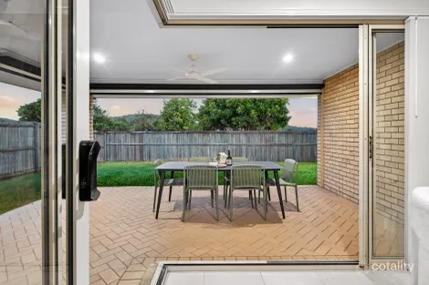 Property photo of 6 Pickering Place Upper Kedron QLD 4055