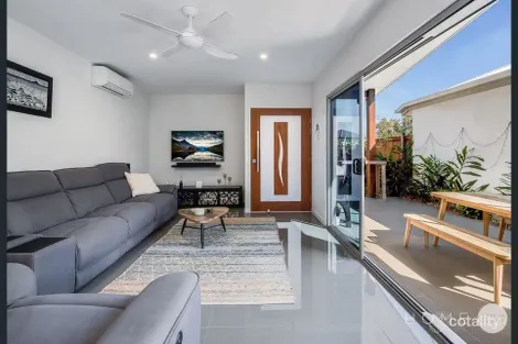 Property photo of 32 Foxtail Circuit Mountain Creek QLD 4557