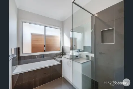 Property photo of 32 Foxtail Circuit Mountain Creek QLD 4557