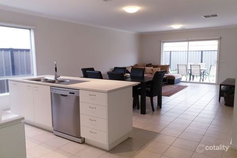 Property photo of 60 Loudon Circuit Craigieburn VIC 3064
