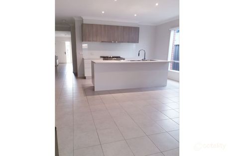 Property photo of 60 Loudon Circuit Craigieburn VIC 3064