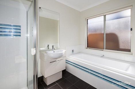 Property photo of 10 Mirrabucca Promenade South Morang VIC 3752