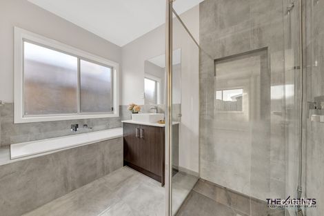 Property photo of 26 Cinnamara Circuit Tarneit VIC 3029