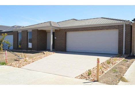 5 Bugle Lane, Cranbourne West, VIC 3977