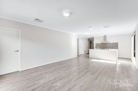 Property photo of 19 Travers Street Craigieburn VIC 3064