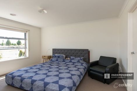 Property photo of 17 Evesham Street Cranbourne North VIC 3977