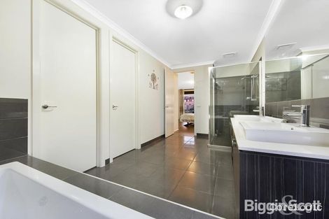 Property photo of 19 Trebilco Avenue Keysborough VIC 3173