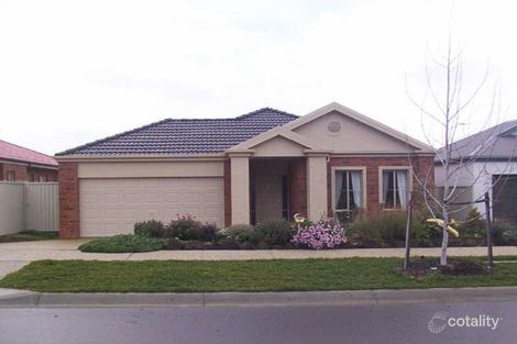 Property photo of 8 St Leonard Way Pakenham VIC 3810
