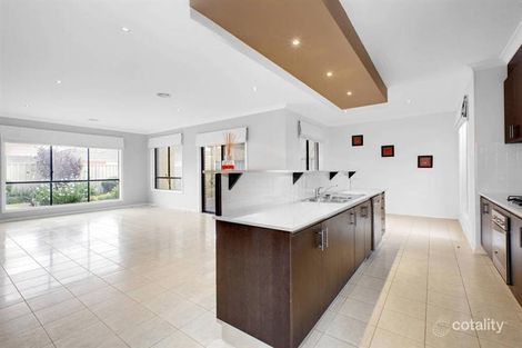 Property photo of 35 Clarendon Wynd Caroline Springs VIC 3023