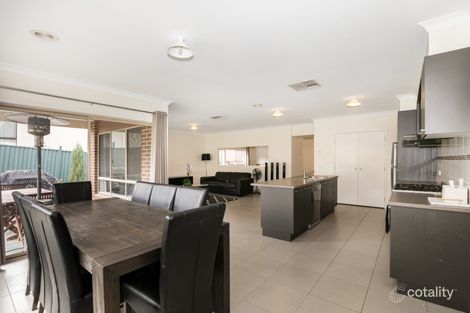 Property photo of 19 Sallybrook Circuit Narre Warren VIC 3805