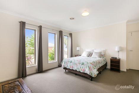 Property photo of 19 Sallybrook Circuit Narre Warren VIC 3805