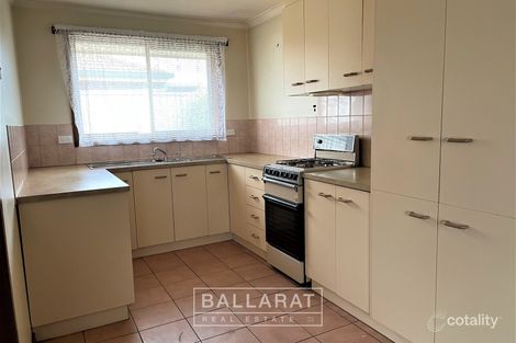 Property photo of 2/2 Alexandra Street Sebastopol VIC 3356