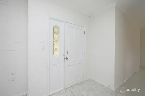 Property photo of 30 Adventure Close Bentley Park QLD 4869