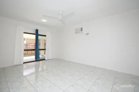 Property photo of 30 Adventure Close Bentley Park QLD 4869