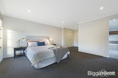 Property photo of 2 Labassa Court Keysborough VIC 3173