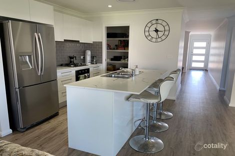 Property photo of 11 Tyto Close Wadalba NSW 2259