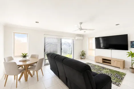 Property photo of 2/68A Makybe Diva Drive Ooralea QLD 4740