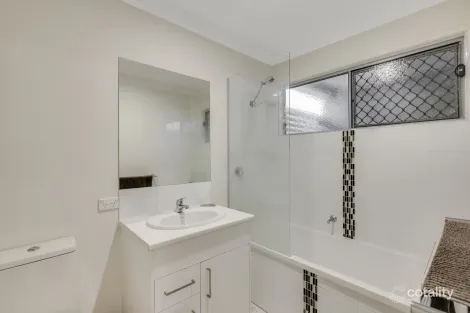 Property photo of 27 Carlin Street Glenvale QLD 4350