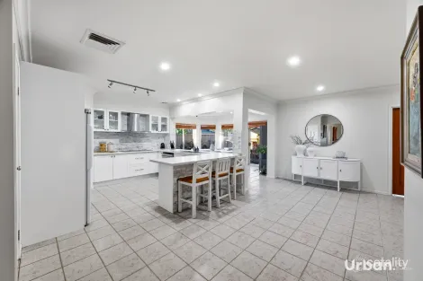 Property photo of 4 Terangle Close Prestons NSW 2170