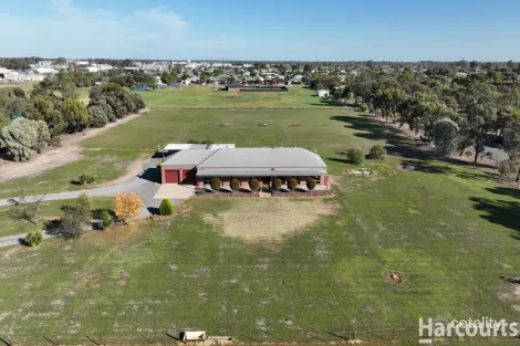 64 Walnut Ave, Horsham, VIC 3400