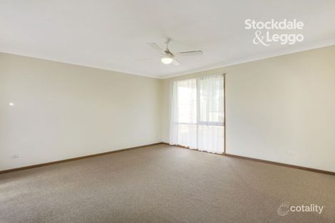 Property photo of 32 Elandra Way Cranbourne West VIC 3977