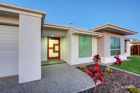 Property photo of 25 Beech Links Drive Ashfield QLD 4670