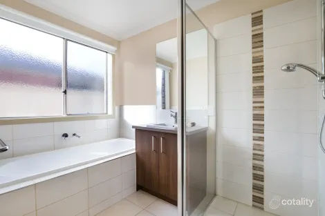 Property photo of 17 Zenith Street Pakenham VIC 3810