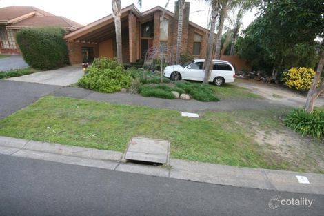 5 Lakeside Cres, Croydon Hills, VIC 3136