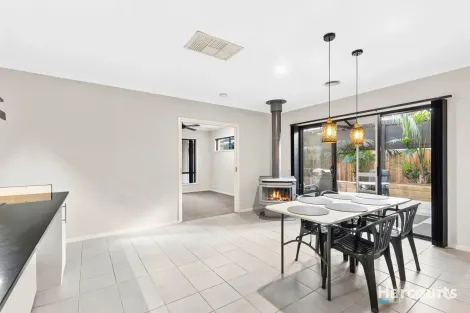 Property photo of 34 Hewat Drive Highton VIC 3216
